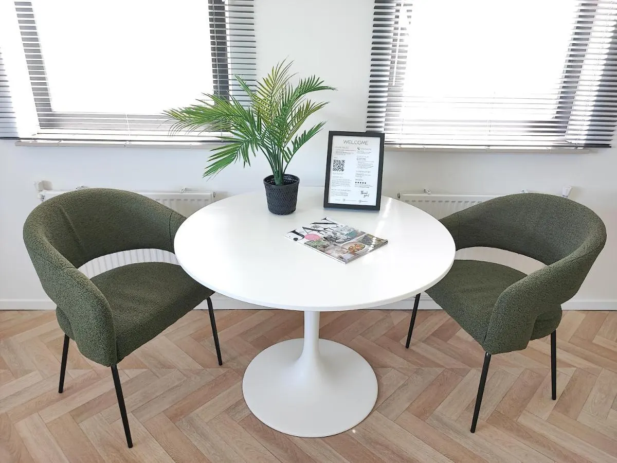 Guest house Guesthouse At The Amstel River With 2Br 2Ba And Garden Amstelveen Netherlands