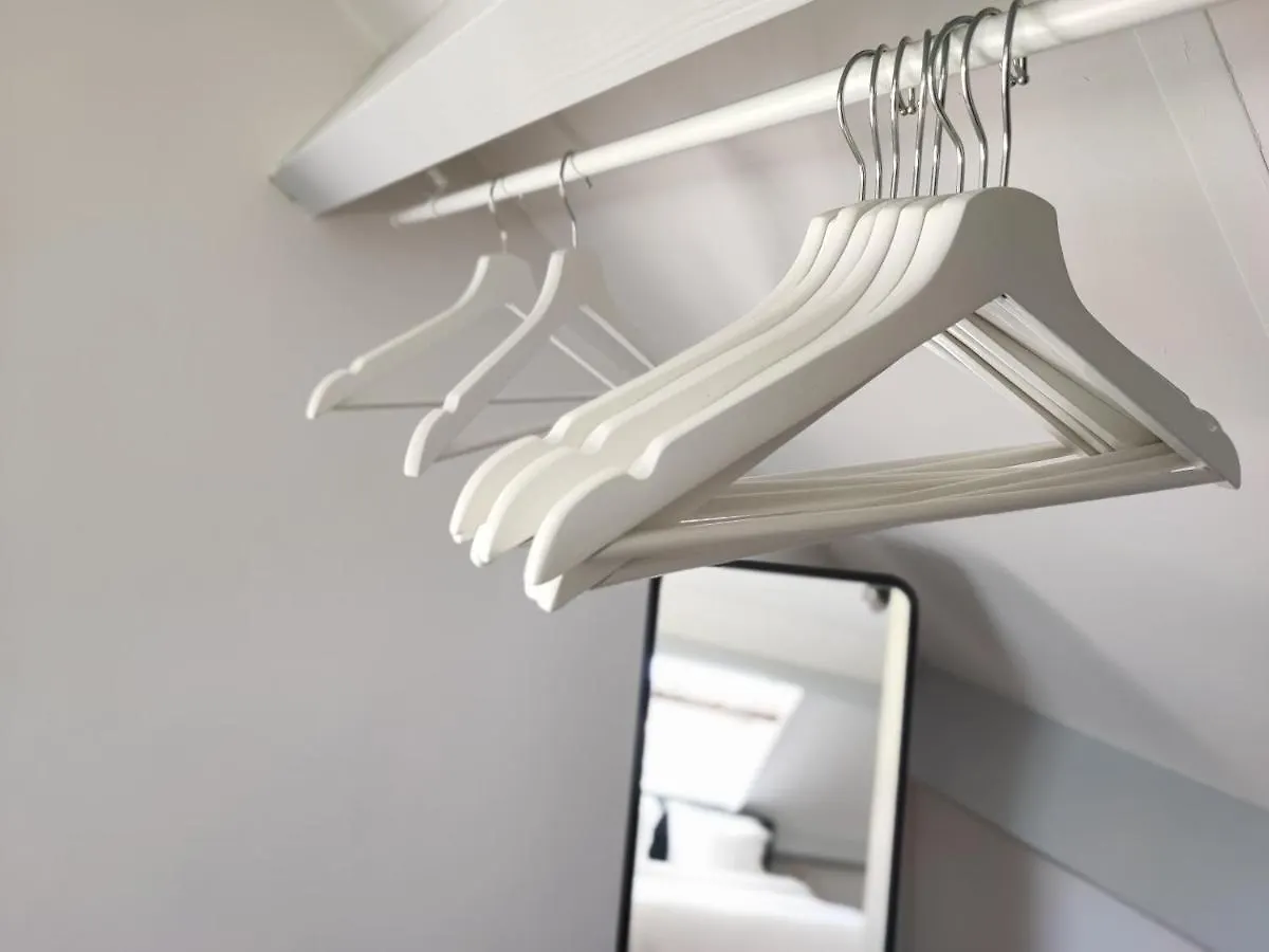 Guesthouse At The Amstel River With 2Br 2Ba And Garden Amstelveen