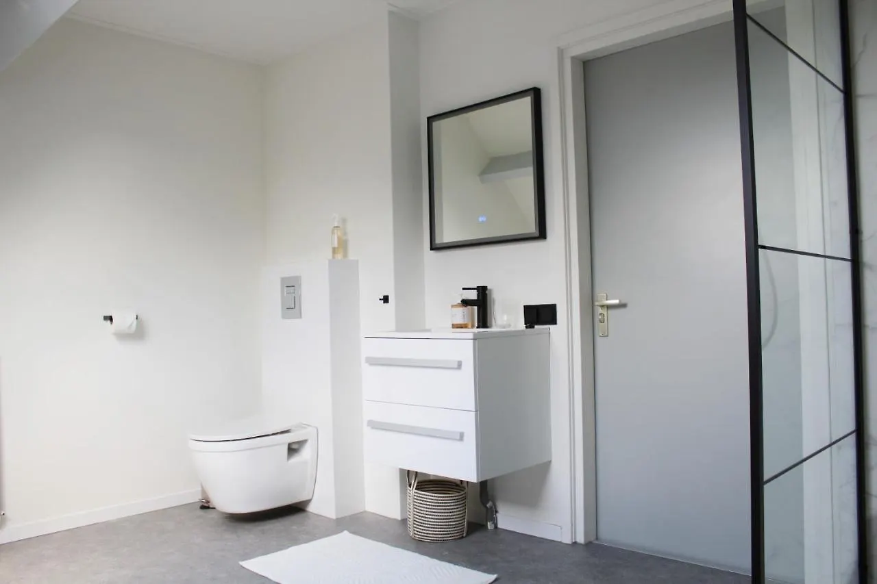 Guesthouse At The Amstel River With 2Br 2Ba And Garden Amstelveen Netherlands