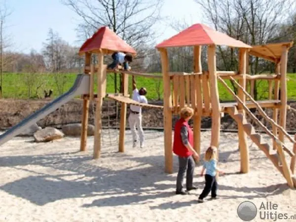 Guest house Guesthouse At The Amstel River With 2Br 2Ba And Garden Amstelveen