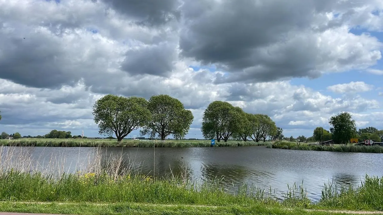 Guest house Guesthouse At The Amstel River With 2Br 2Ba And Garden Amstelveen Netherlands